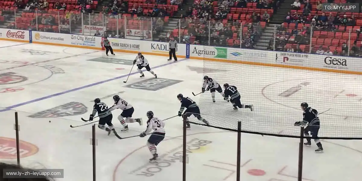 实时数据，专业解说，用科技拉近你与赛场的距离📊🎙️