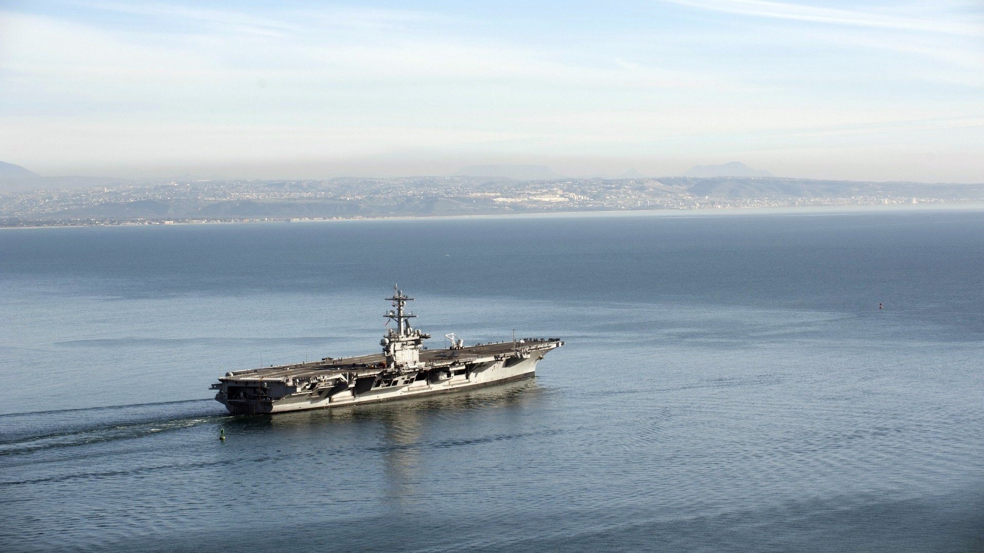 Leyu Sport下载-球星亲子同场亮相，家庭故事感动球迷，球星儿子踢球