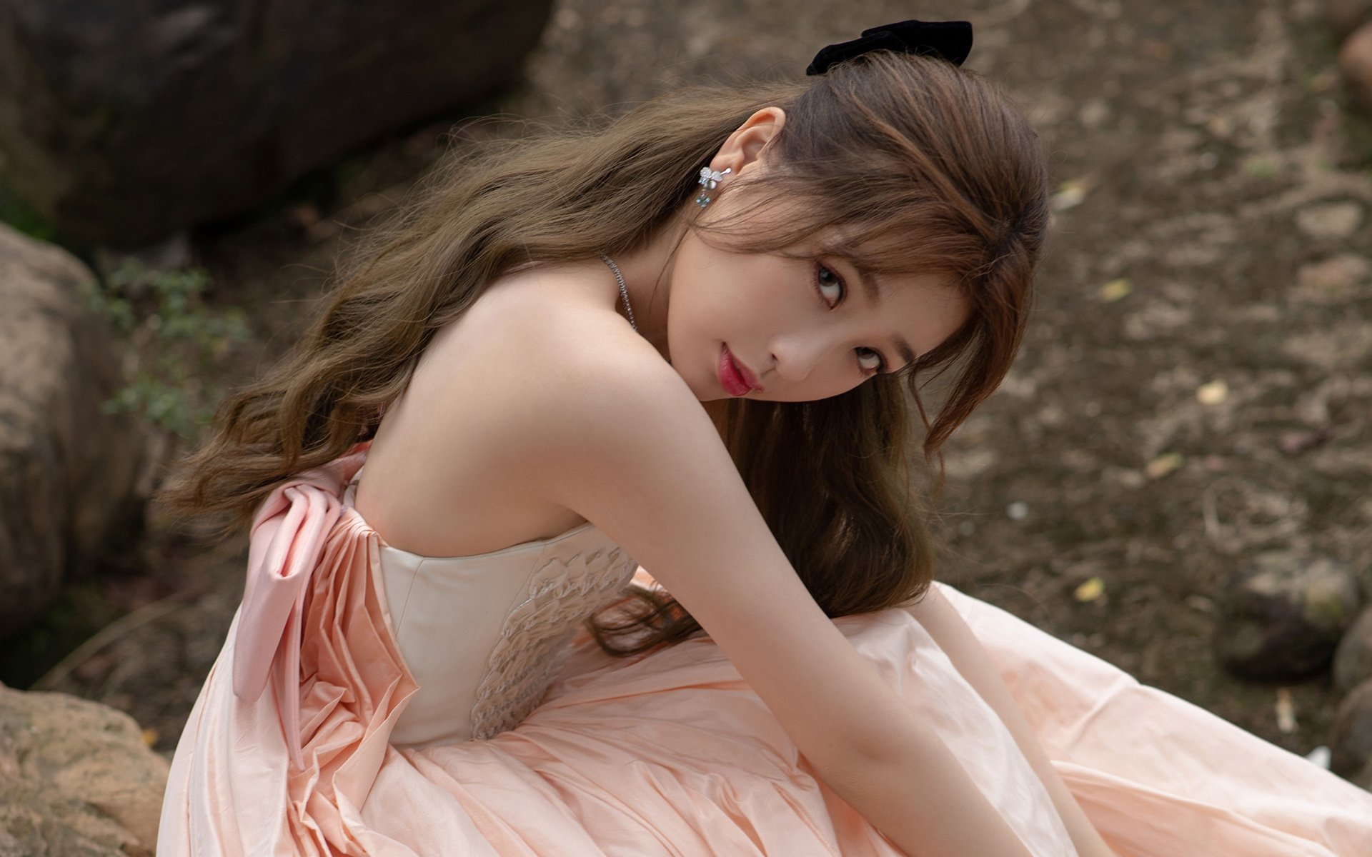 球星亲子同场亮相,家庭故事感动球迷,球星儿子踢球